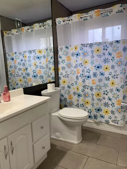 Bath - 2233 Rubicon Pl, Forest Park, OH 45240 photo 1 of 3