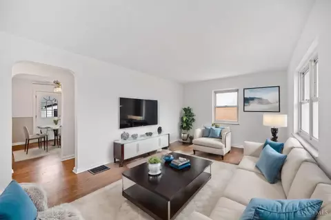 Living - 1720 Norcol Ln, Cincinnati, OH 45231 photo 1 of 2