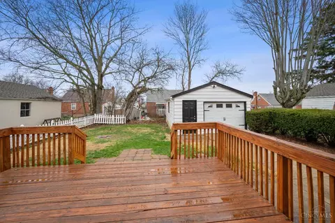 Exterior - 1720 Norcol Ln, Cincinnati, OH 45231 photo 3 of 4