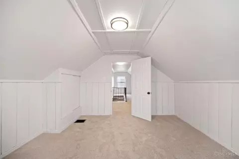 Entry Way - 1720 Norcol Ln, Cincinnati, OH 45231 photo 2 of 2