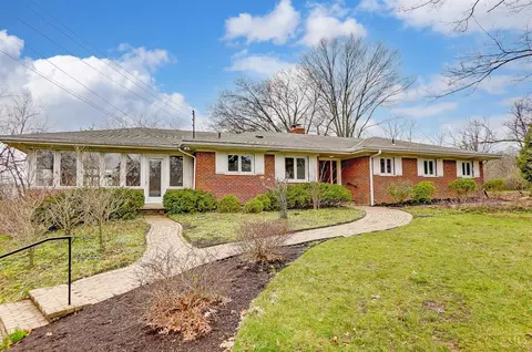 225 Compton Ridge Dr, Wyoming, OH 45215