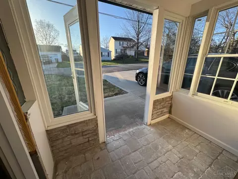 11070 Oak Ave, Blue Ash, OH 45242 photo 4