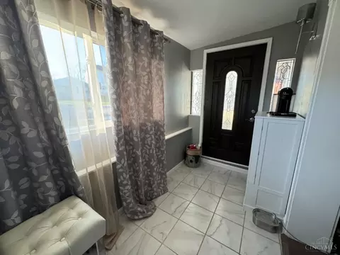 11070 Oak Ave, Blue Ash, OH 45242 photo 5