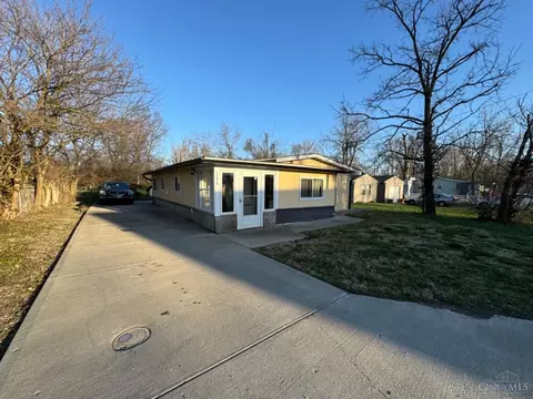 11070 Oak Ave, Blue Ash, OH 45242 photo 2