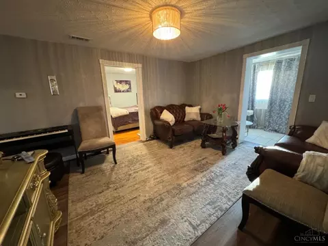 11070 Oak Ave, Blue Ash, OH 45242 photo 9