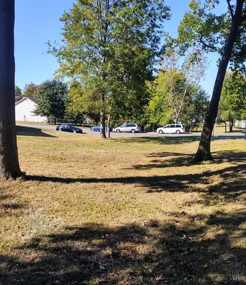 1210 Peggy Ln, Wilmington, OH 45177