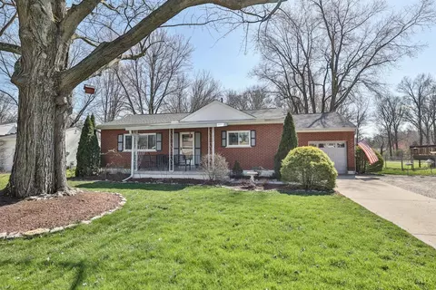 811 Fairway Dr, Cincinnati, OH 45245