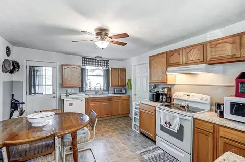 Kitchen - 214 Wright St, Blanchester, OH 45107 photo 3 of 4