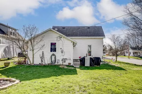 Exterior - 214 Wright St, Blanchester, OH 45107 photo 7 of 13