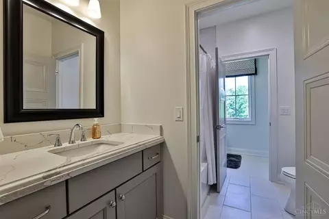 Bath - 464 Stags Run, Cincinnati, OH 45255 photo 8 of 8