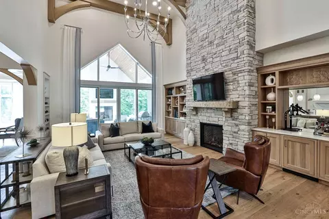 Living - 464 Stags Run, Cincinnati, OH 45255 photo 1 of 8