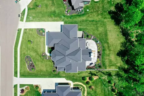 View/Area - 464 Stags Run, Cincinnati, OH 45255 photo 2 of 8