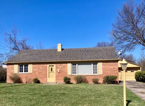 8757 Morningstar Ln, Cincinnati, OH 45231