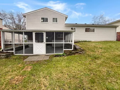 Exterior - 9627 Trafford Ct, Cincinnati, OH 45231 photo 4 of 4