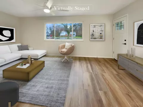 Living - 9627 Trafford Ct, Cincinnati, OH 45231 photo 1 of 1