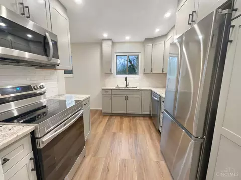 Kitchen - 9627 Trafford Ct, Cincinnati, OH 45231 photo 1 of 4