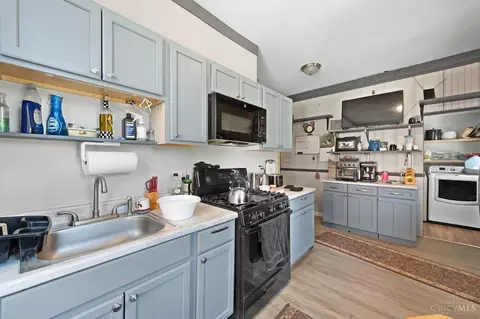 Kitchen - 1043 Beech, Cincinnati, OH 45205 photo 1 of 4