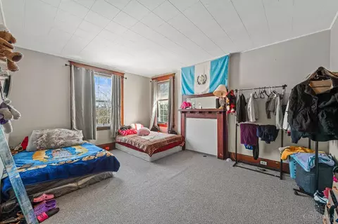 Bedroom - 1043 Beech, Cincinnati, OH 45205 photo 6 of 10