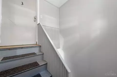 Entry Way - 1043 Beech, Cincinnati, OH 45205 photo 8 of 13