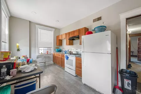 Kitchen - 1043 Beech, Cincinnati, OH 45205 photo 4 of 4