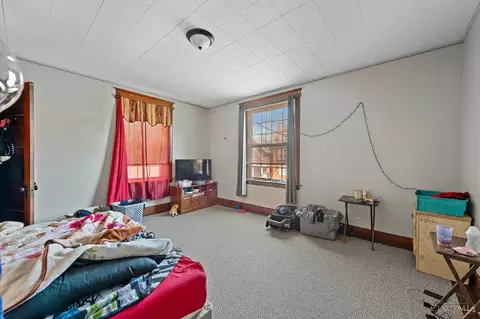 Bedroom - 1043 Beech, Cincinnati, OH 45205 photo 7 of 10