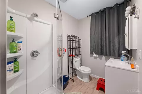 Bath - 1043 Beech, Cincinnati, OH 45205 photo 3 of 3