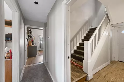 Entry Way - 1043 Beech, Cincinnati, OH 45205 photo 3 of 13