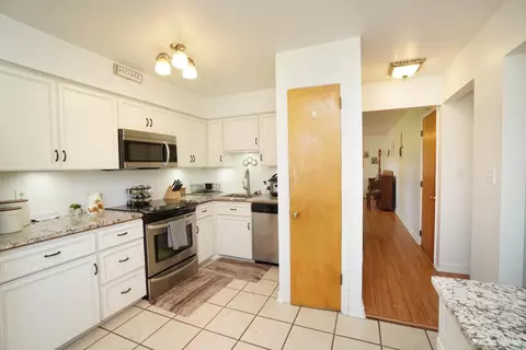 9282 Long Ln, Cincinnati, OH 45231 photo 14