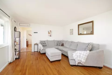 9282 Long Ln, Cincinnati, OH 45231 photo 9
