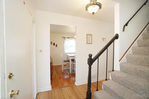 9282 Long Ln, Cincinnati, OH 45231 photo 6