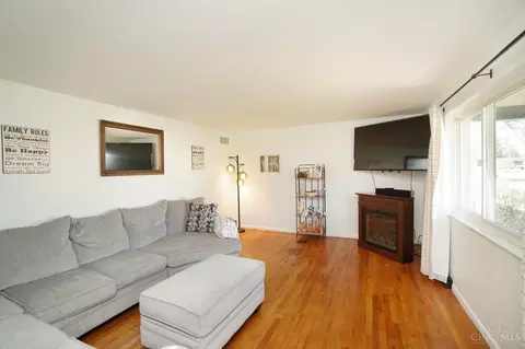 9282 Long Ln, Cincinnati, OH 45231 photo 8