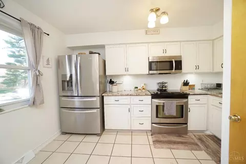 9282 Long Ln, Cincinnati, OH 45231 photo 17
