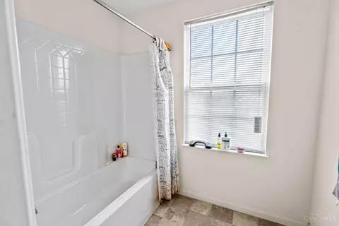 Bath - 10143 Arnold Dr, Woodlawn, OH 45215 photo 2 of 5