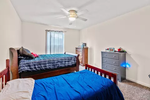 Bedroom - 10143 Arnold Dr, Woodlawn, OH 45215 photo 2 of 8