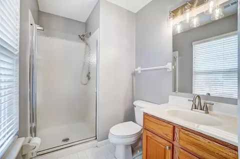 Bath - 6717 Spring Arbor Dr, Mason, OH 45040 photo 2 of 3
