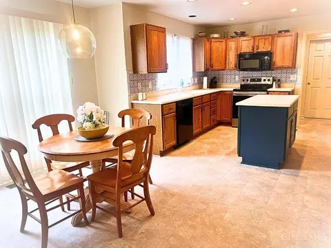 Kitchen - 10970 Fallstone Dr, Springdale, OH 45246 photo 3 of 3