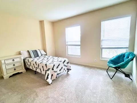 Bedroom - 10970 Fallstone Dr, Springdale, OH 45246 photo 3 of 4