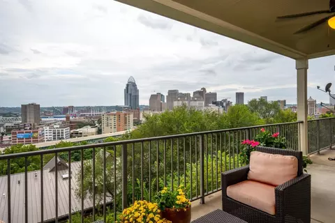 Exterior - 367 Oregon St, Cincinnati, OH 45202 photo 8 of 10
