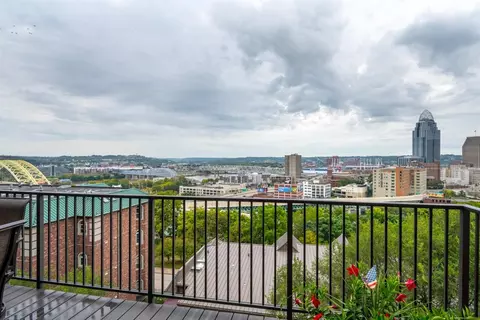View/Area - 367 Oregon St, Cincinnati, OH 45202 photo 4 of 4