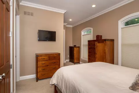 Bedroom - 367 Oregon St, Cincinnati, OH 45202 photo 6 of 6