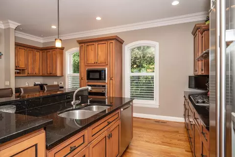 Kitchen - 367 Oregon St, Cincinnati, OH 45202 photo 2 of 5