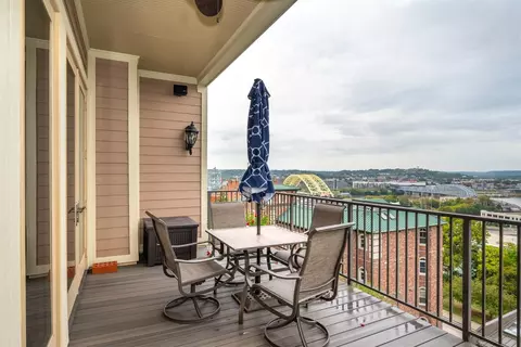 Exterior - 367 Oregon St, Cincinnati, OH 45202 photo 3 of 10