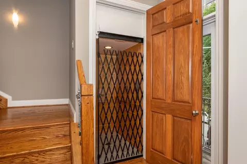 Entry Way - 367 Oregon St, Cincinnati, OH 45202 photo 3 of 3