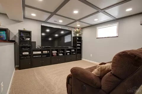 Living - 5015 Willnet Dr, Cincinnati, OH 45238 photo 3 of 3