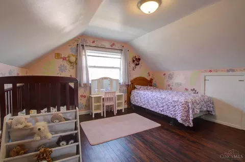 Bedroom - 5015 Willnet Dr, Cincinnati, OH 45238 photo 2 of 5