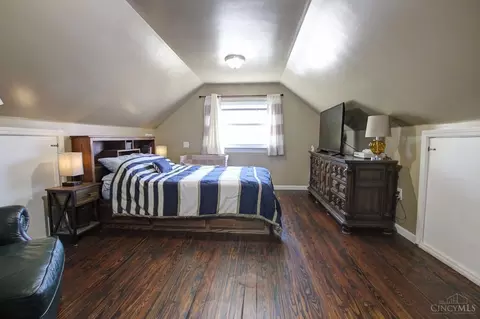 Bedroom - 5015 Willnet Dr, Cincinnati, OH 45238 photo 5 of 5