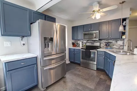Kitchen - 5015 Willnet Dr, Cincinnati, OH 45238 photo 2 of 2