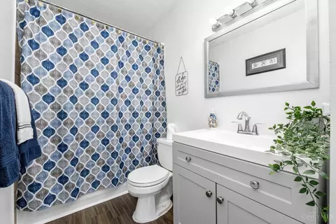 Bath - 1585 Forester Dr, Cincinnati, OH 45240 photo 1 of 1