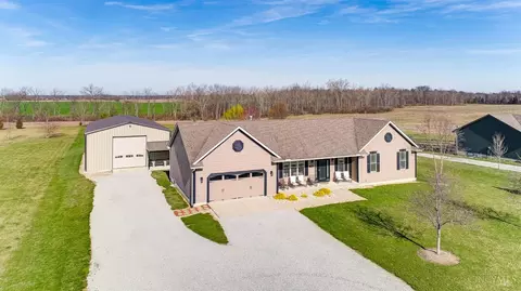 205 Katys Ln, Wilmington, OH 45177