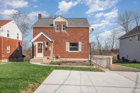 3710 Monfort Heights Dr, Cincinnati, OH 45247